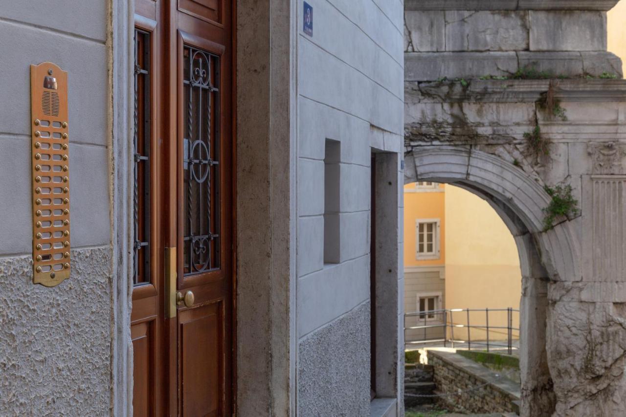 Casa Vacanze Penelope In Centro Storico Trieste Exterior foto