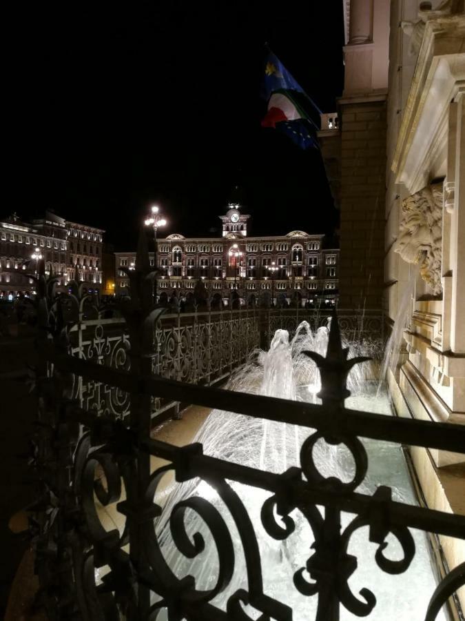 Casa Vacanze Penelope In Centro Storico Trieste Exterior foto